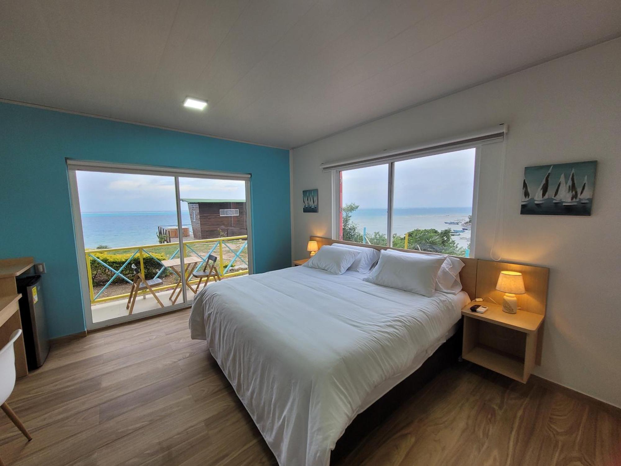 321 Surprise Beach House And Glamping Archibolds Room photo